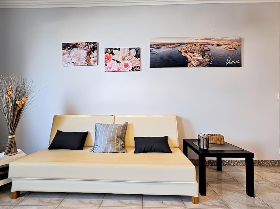 Waveside Apartment St. Paul's Bay Bagian luar foto