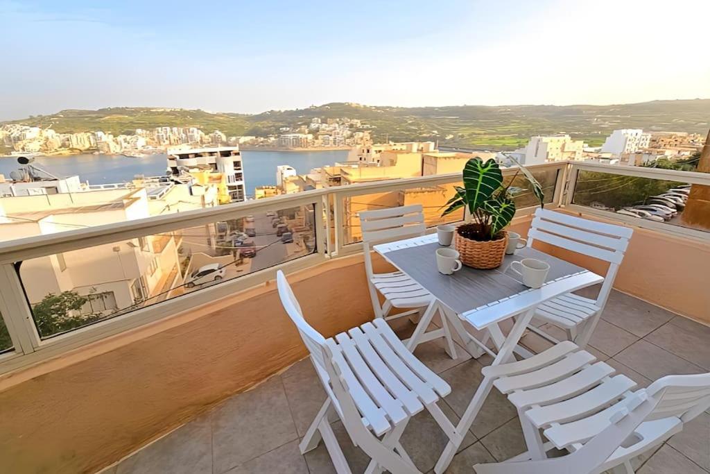 Waveside Apartment St. Paul's Bay Bagian luar foto